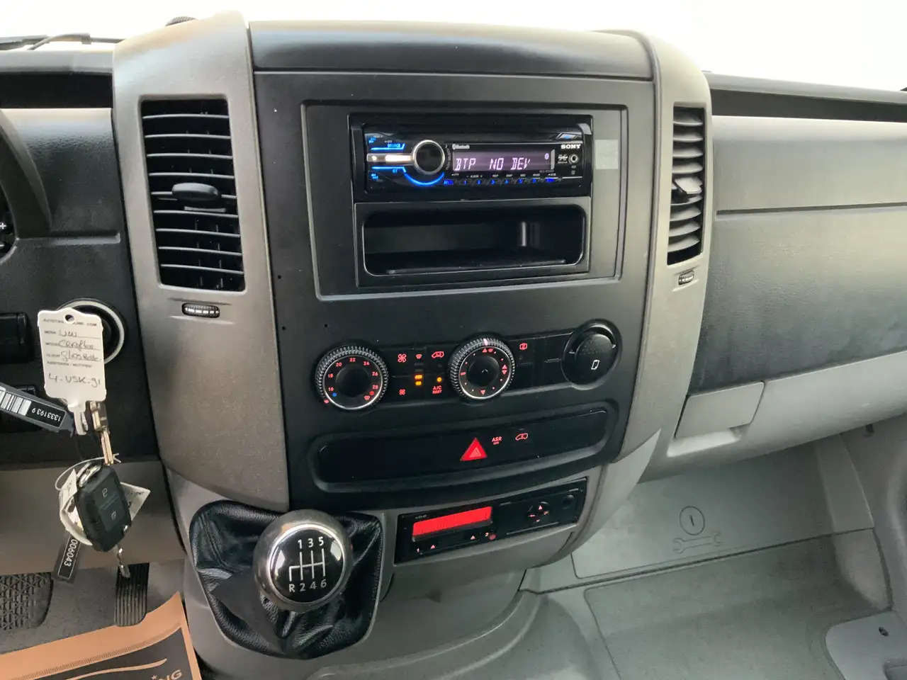 Volkswagen Crafter 35 2.0 TDI L3H1 Glasresteel Airco Cruise 3 Zits UI - Box van, Municipal/ Special vehicle: picture 5 Volkswagen Crafter 35 2.0 TDI L3H1 Glasresteel Airco Cruise 3 Zits UI - Box van, Municipal/ Special vehicle: picture 5