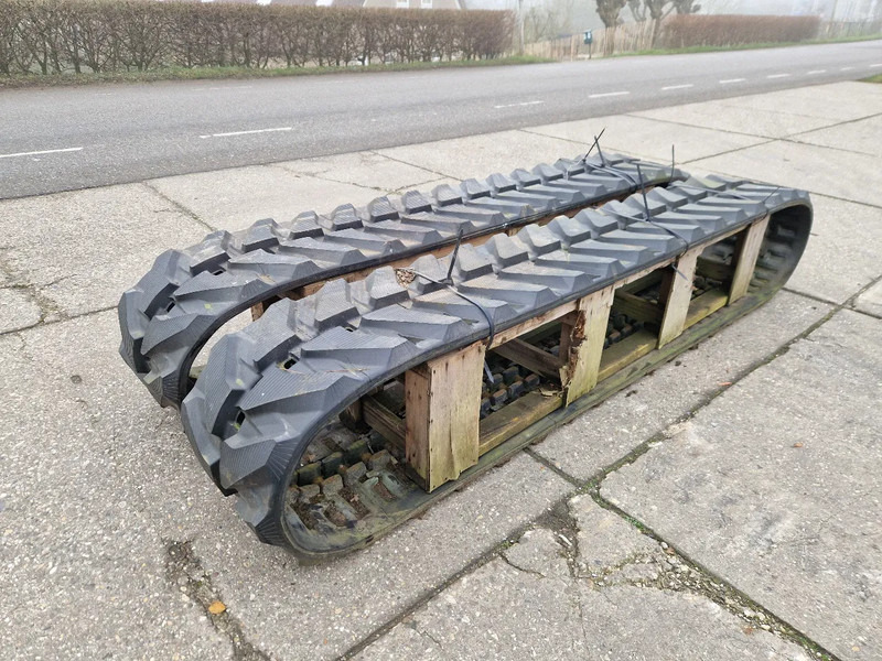 Komatsu nieuwe tracks t.b.v. PC75 tot PC88 - Track for Truck: picture 1 Komatsu nieuwe tracks t.b.v. PC75 tot PC88 - Track for Truck: picture 1