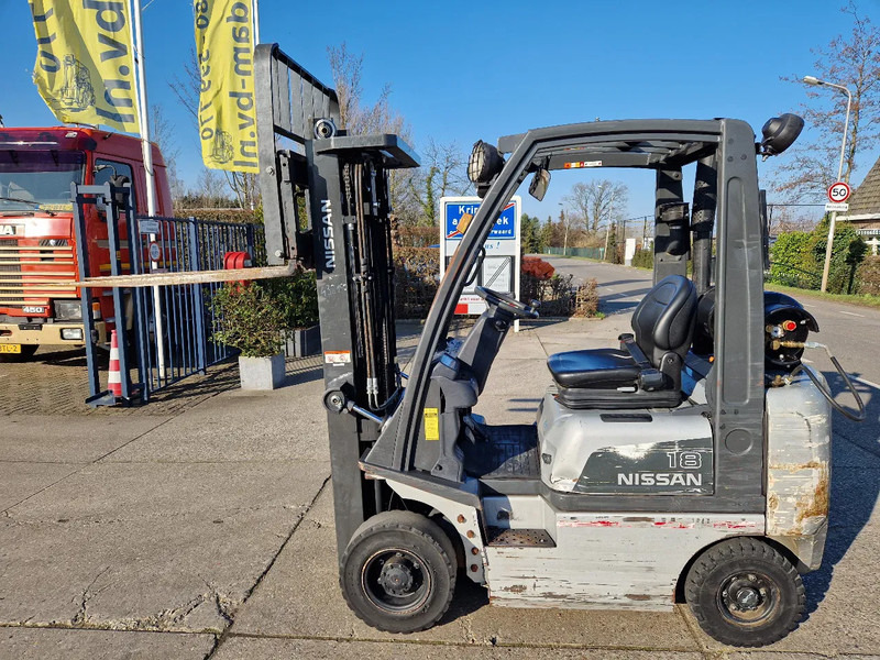 Nissan 1.8 ton LPG met triplomast en sideshift - LPG forklift: picture 3 Nissan 1.8 ton LPG met triplomast en sideshift - LPG forklift: picture 3