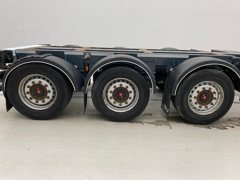 Fliegl Polyvalent skelet 2 x 20-30-40-45 ft* - Container transporter/ Swap body semi-trailer: picture 3 Fliegl Polyvalent skelet 2 x 20-30-40-45 ft* - Container transporter/ Swap body semi-trailer: picture 3