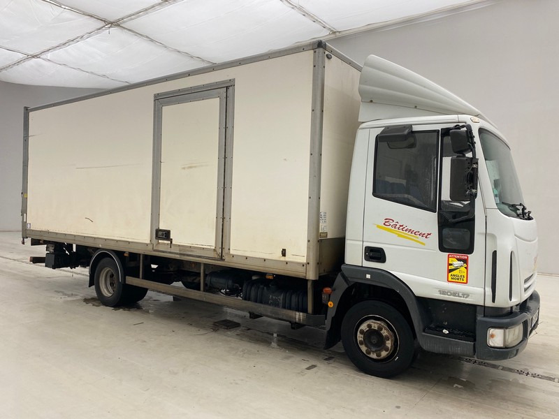 Iveco 120E17 - Box truck: picture 3 Iveco 120E17 - Box truck: picture 3
