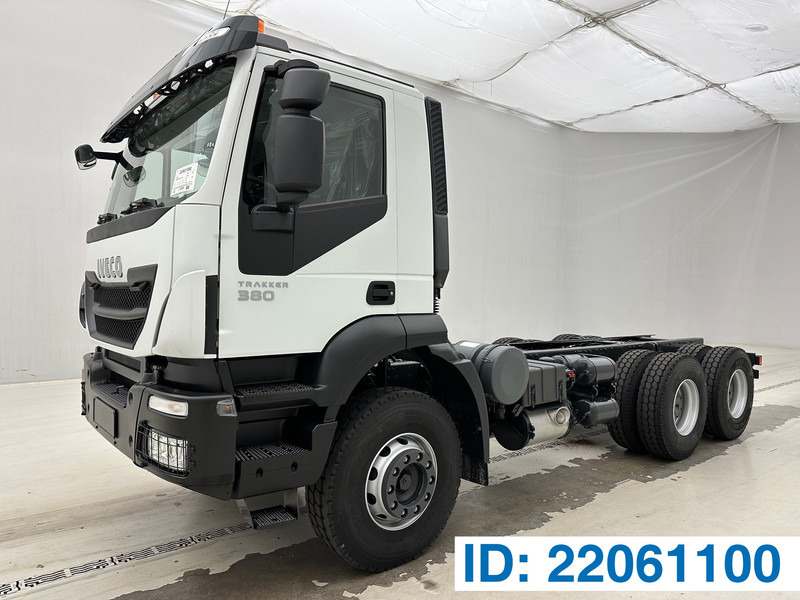 Iveco Trakker 380 - 6x4 - Cab chassis truck: picture 1 Iveco Trakker 380 - 6x4 - Cab chassis truck: picture 1