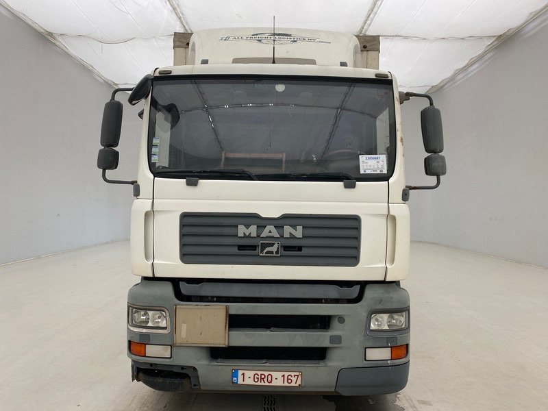MAN TGA 18.320 - Curtainsider truck: picture 2 MAN TGA 18.320 - Curtainsider truck: picture 2