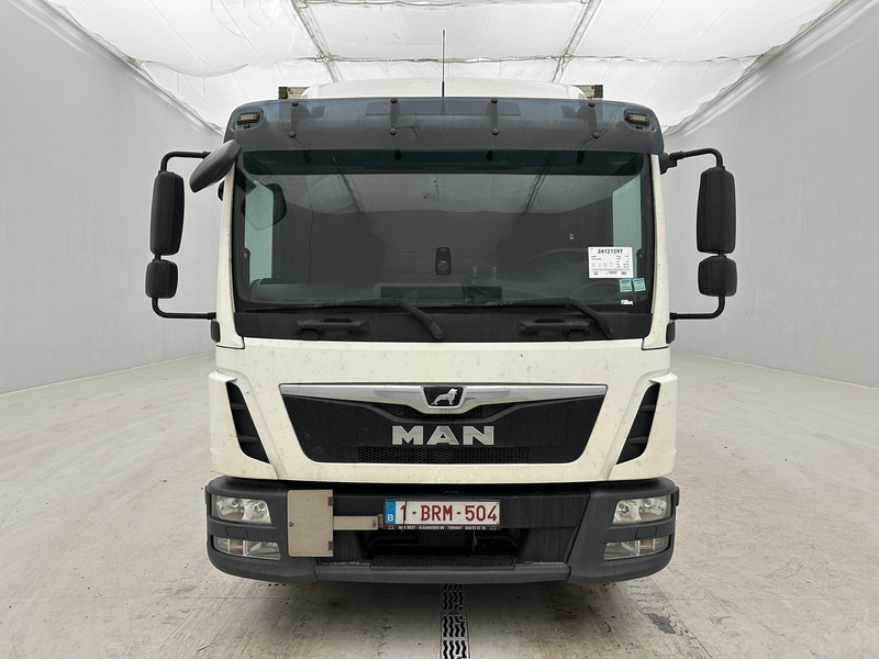 MAN TGL 12.220 - Box truck: picture 2 MAN TGL 12.220 - Box truck: picture 2