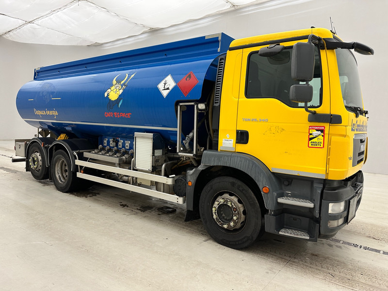 MAN TGM 26.340 - Tank truck: picture 3 MAN TGM 26.340 - Tank truck: picture 3
