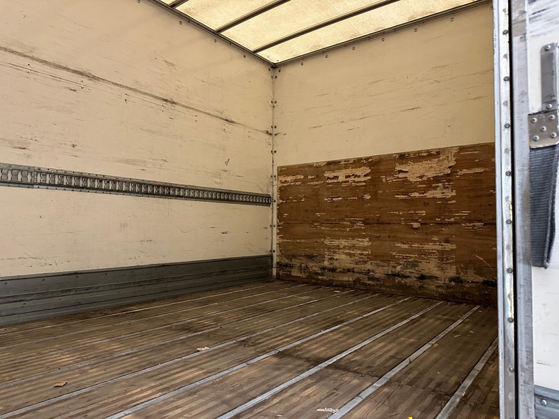 Mercedes-Benz Antos 1827 - Box truck: picture 5 Mercedes-Benz Antos 1827 - Box truck: picture 5