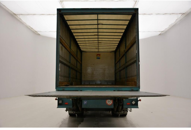 Mercedes-Benz Atego 1823 - damaged engine - Curtainsider truck: picture 5 Mercedes-Benz Atego 1823 - damaged engine - Curtainsider truck: picture 5