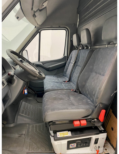 Interior photo 3: Panel van Mercedes-Benz Sprinter 311 CDi