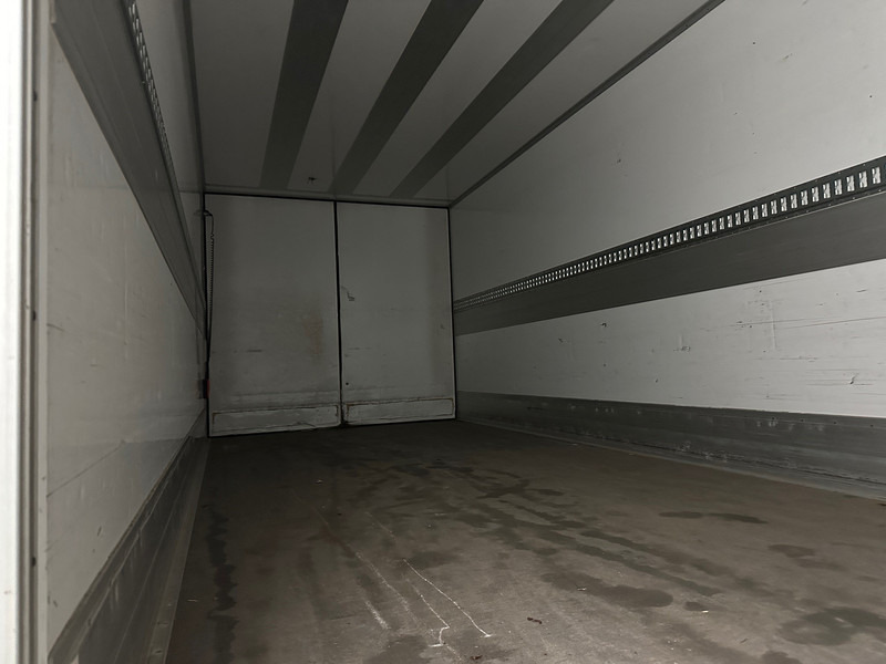 Renault D12.210 - Refrigerator truck: picture 5 Renault D12.210 - Refrigerator truck: picture 5