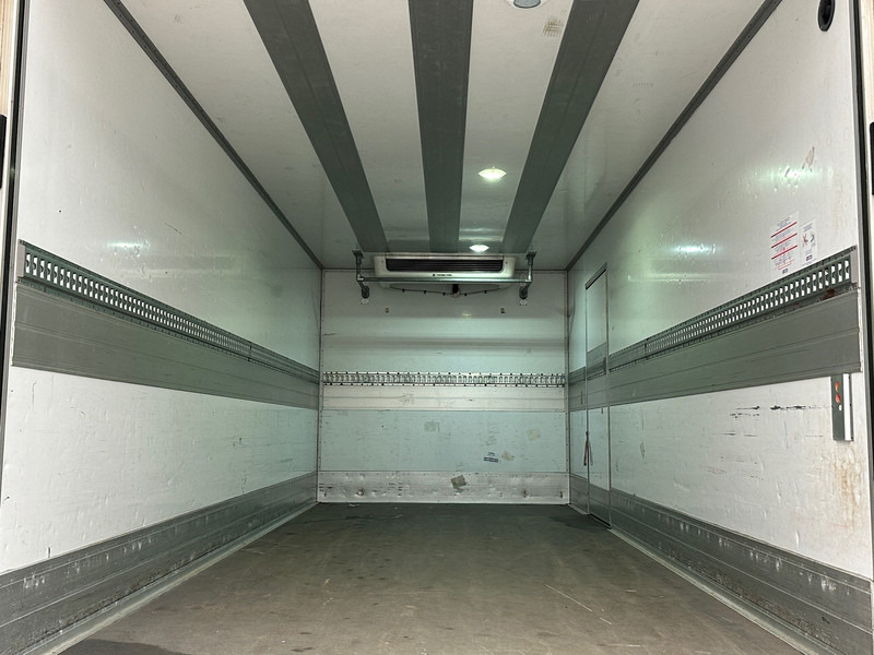 Renault D12.210 - Refrigerator truck: picture 5 Renault D12.210 - Refrigerator truck: picture 5