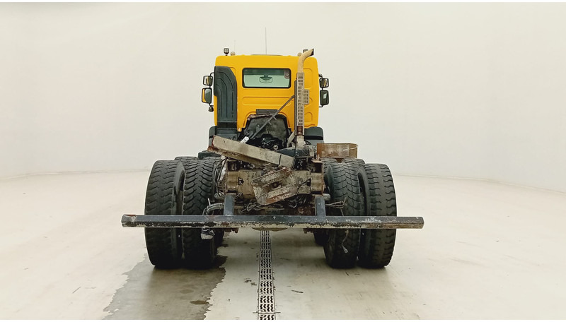 Renault Kerax 410 DXi - 8x4 - Cab chassis truck: picture 5 Renault Kerax 410 DXi - 8x4 - Cab chassis truck: picture 5