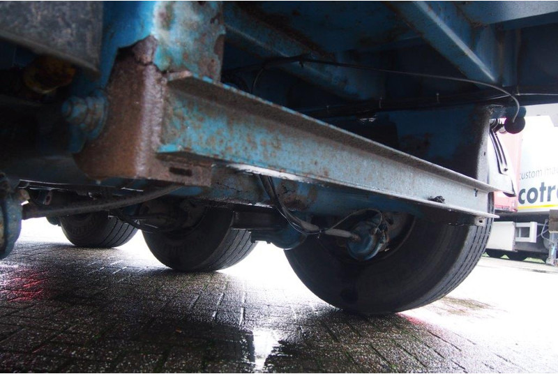 Dropside/ Flatbed semi-trailer Renders Plateau: picture 9