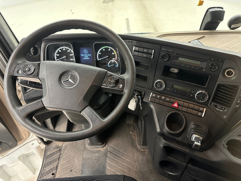 Tractor unit Mercedes-Benz Actros 1842: picture 11