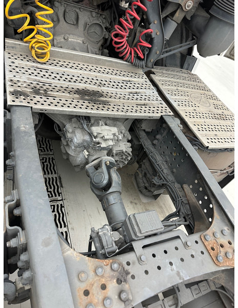 Tractor unit Mercedes-Benz Actros 1842: picture 8