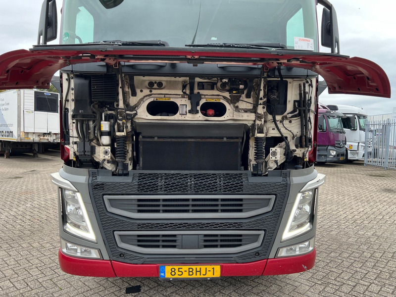 Volvo FH13.420 Globetrotter - ADR - Tractor unit: picture 3 Volvo FH13.420 Globetrotter - ADR - Tractor unit: picture 3