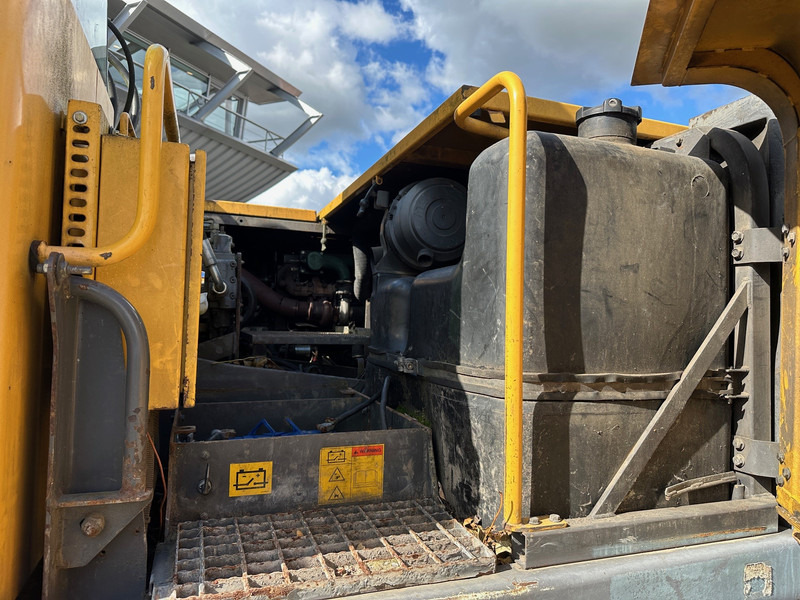 Wheel excavator Volvo EW140: picture 11