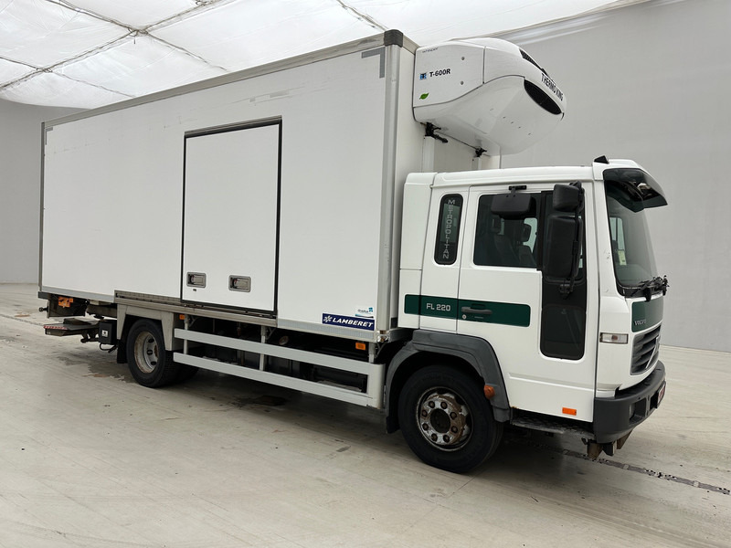 Volvo FL 220 - Refrigerator truck: picture 3 Volvo FL 220 - Refrigerator truck: picture 3