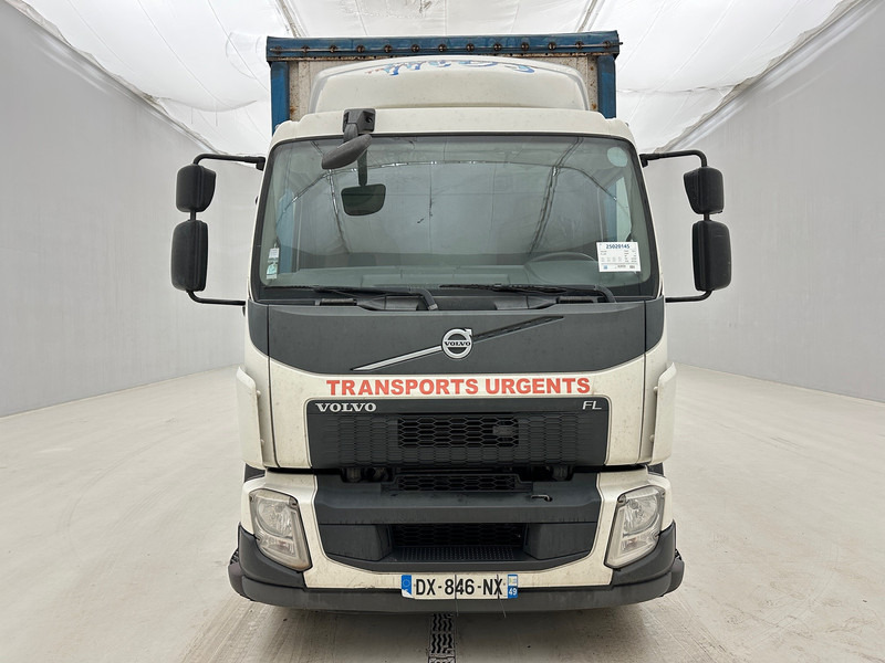 Volvo FL 250 - Curtainsider truck: picture 2 Volvo FL 250 - Curtainsider truck: picture 2