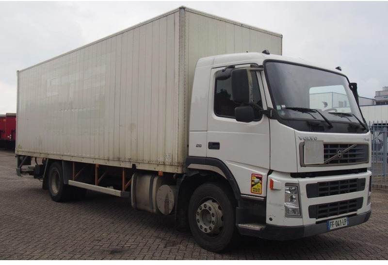 Volvo FM9.260 - Box truck: picture 3 Volvo FM9.260 - Box truck: picture 3