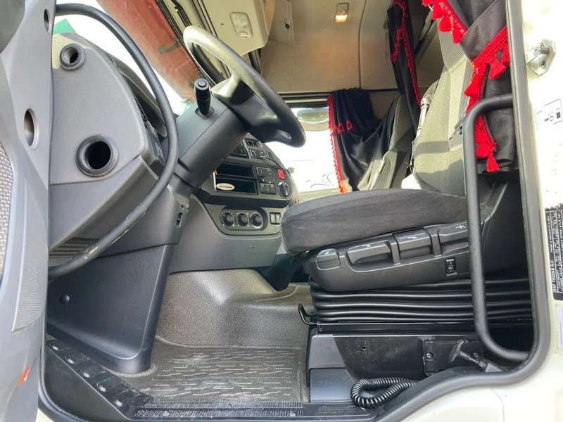 DAF XF 460 Spacecab Euro 6 - Tractor unit: picture 5 DAF XF 460 Spacecab Euro 6 - Tractor unit: picture 5