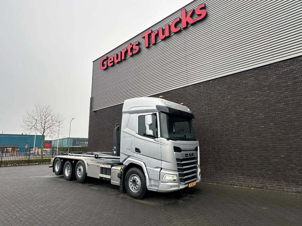 DAF XF 530 8X2 TRIPLE VDL S-30-6700 HAAKARMSYSTEEM/A - Hook lift truck: picture 5 DAF XF 530 8X2 TRIPLE VDL S-30-6700 HAAKARMSYSTEEM/A - Hook lift truck: picture 5