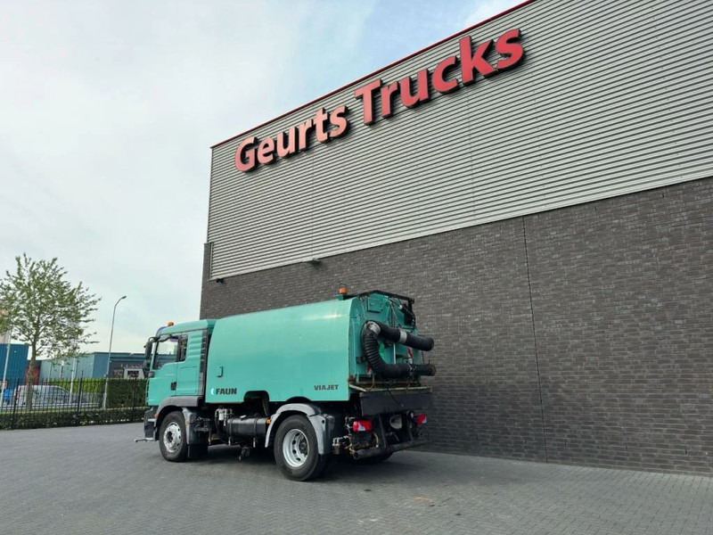 MAN TGM 18.240 4X2 + FAUN VIAJET 6R/HS SWEEPING TRUCK/ KEHRMASCHINE/VEEGWAGEN/FAHRBAHNREINIGER - Road sweeper: picture 3 MAN TGM 18.240 4X2 + FAUN VIAJET 6R/HS SWEEPING TRUCK/ KEHRMASCHINE/VEEGWAGEN/FAHRBAHNREINIGER - Road sweeper: picture 3