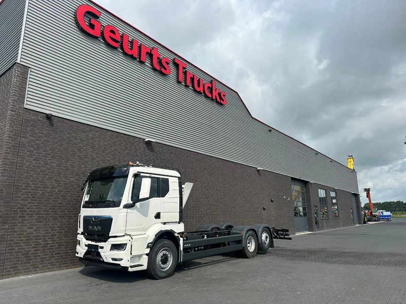 MAN TGS 26.520 6X2H-4 BL CH HYDRO DRIVE CHASSIS CABINE (NIEUW) - Cab chassis truck: picture 2 MAN TGS 26.520 6X2H-4 BL CH HYDRO DRIVE CHASSIS CABINE (NIEUW) - Cab chassis truck: picture 2