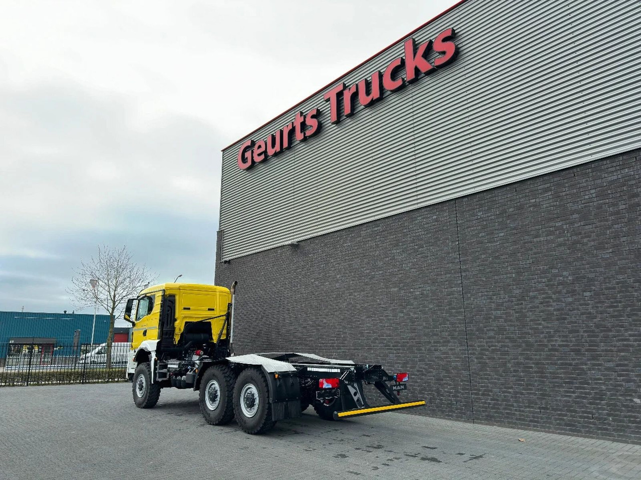 MAN TGS 33.540 6X6 BB CH HEAVY DUTY CHASSIS CABINE/N - Cab chassis truck: picture 3 MAN TGS 33.540 6X6 BB CH HEAVY DUTY CHASSIS CABINE/N - Cab chassis truck: picture 3