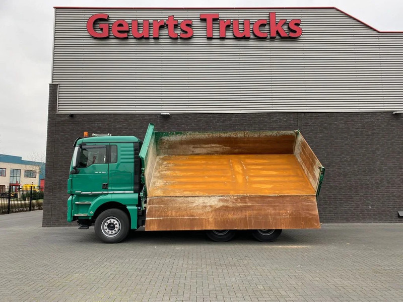 MAN TGX 26.560 6X4 BB + 3 ZIJDIGE KIPPER/TIPPER BORD MATIC - Tipper: picture 2 MAN TGX 26.560 6X4 BB + 3 ZIJDIGE KIPPER/TIPPER BORD MATIC - Tipper: picture 2