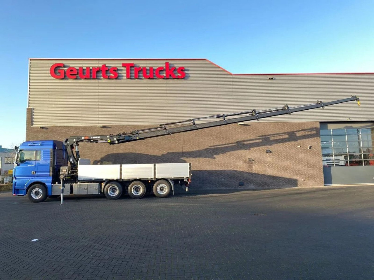 MAN TGX 35.500 8X4 TRIDEM + HIAB X-HIPRO 302 E-7 KRA - Crane truck: picture 2 MAN TGX 35.500 8X4 TRIDEM + HIAB X-HIPRO 302 E-7 KRA - Crane truck: picture 2