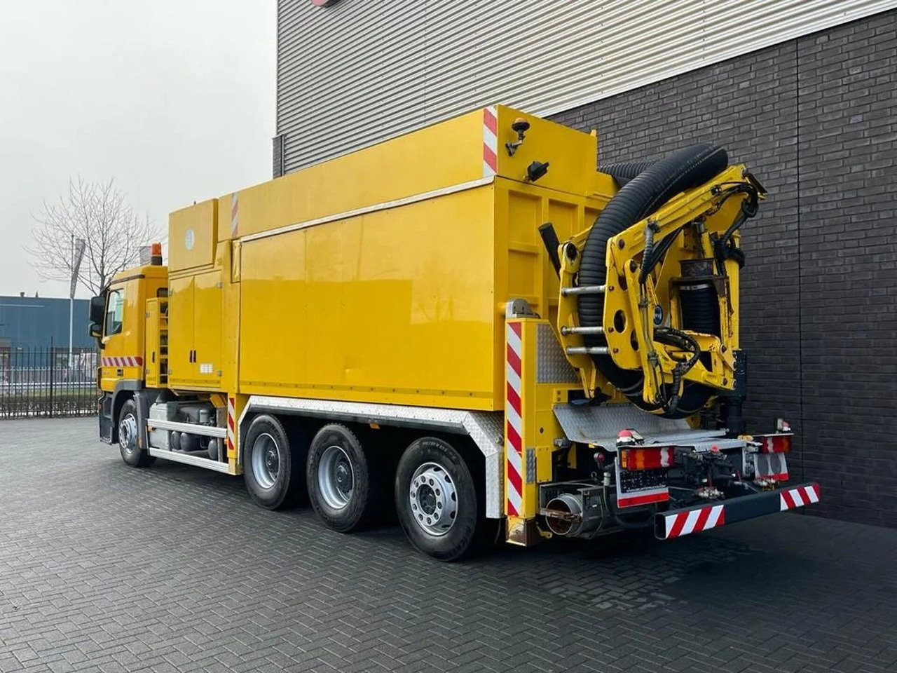 Mercedes-Benz Actros 3248 8X4 TRIDEM MTS DINO 12 SAUGBAGGER/SU - Vacuum truck: picture 3 Mercedes-Benz Actros 3248 8X4 TRIDEM MTS DINO 12 SAUGBAGGER/SU - Vacuum truck: picture 3