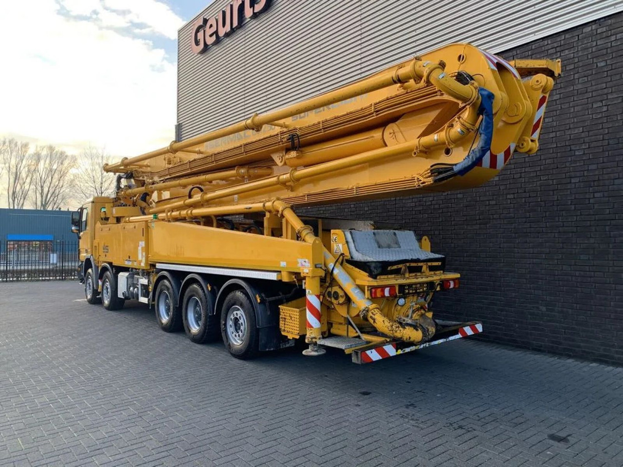 Mercedes-Benz Actros 5041 10X4 + SERMAC 6 RZ 56 METER CONCRETE - Concrete pump truck: picture 3 Mercedes-Benz Actros 5041 10X4 + SERMAC 6 RZ 56 METER CONCRETE - Concrete pump truck: picture 3