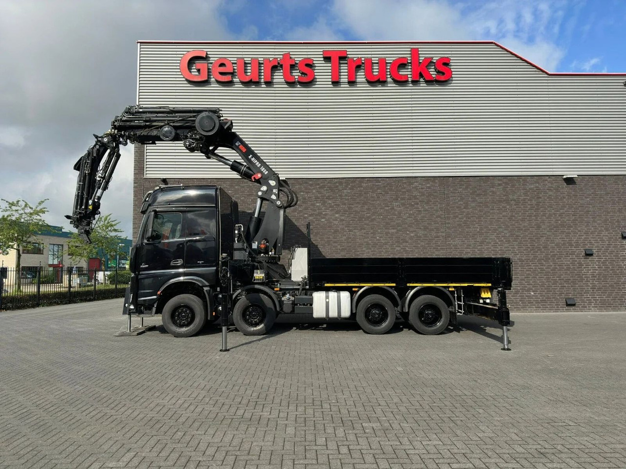 Mercedes-Benz Arocs 3251 8X4 + HIAB 1058 E-8 + JIB 150X-6 JDC - Crane truck: picture 5 Mercedes-Benz Arocs 3251 8X4 + HIAB 1058 E-8 + JIB 150X-6 JDC - Crane truck: picture 5