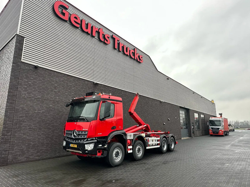 Mercedes-Benz Arocs 8X4 VDL S-30-6600 HAAKARMSYSTEEM/ABROLLKIPPER/HOOKLIFT - Cable system truck: picture 2 Mercedes-Benz Arocs 8X4 VDL S-30-6600 HAAKARMSYSTEEM/ABROLLKIPPER/HOOKLIFT - Cable system truck: picture 2