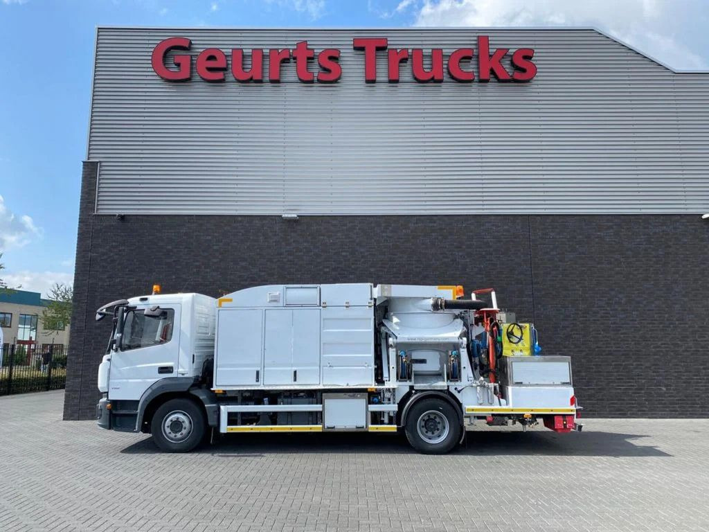 Mercedes-Benz Atego 1324 4X2 RHD + RSP ESE 13/H SAUGBAGGER/SUC - Vacuum truck: picture 1 Mercedes-Benz Atego 1324 4X2 RHD + RSP ESE 13/H SAUGBAGGER/SUC - Vacuum truck: picture 1