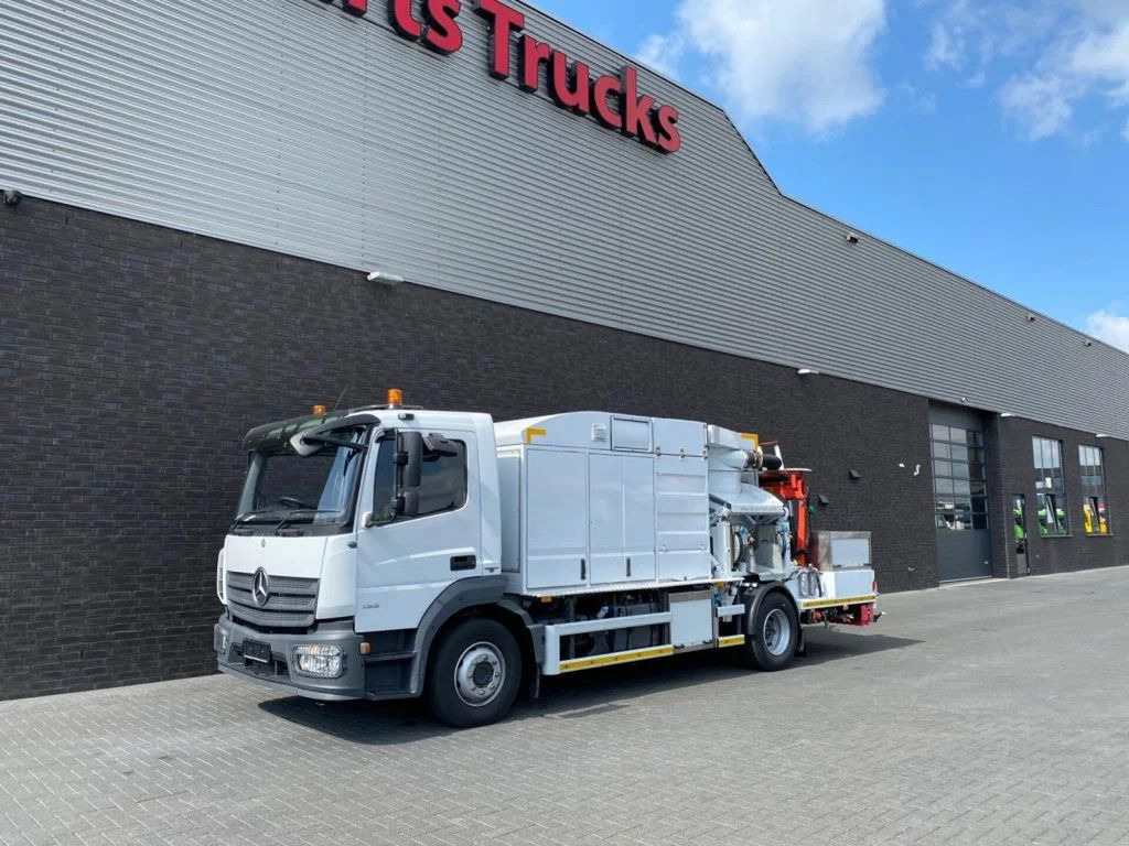 Mercedes-Benz Atego 1324 4X2 RHD + RSP ESE 13/H SAUGBAGGER/SUC - Vacuum truck: picture 2 Mercedes-Benz Atego 1324 4X2 RHD + RSP ESE 13/H SAUGBAGGER/SUC - Vacuum truck: picture 2