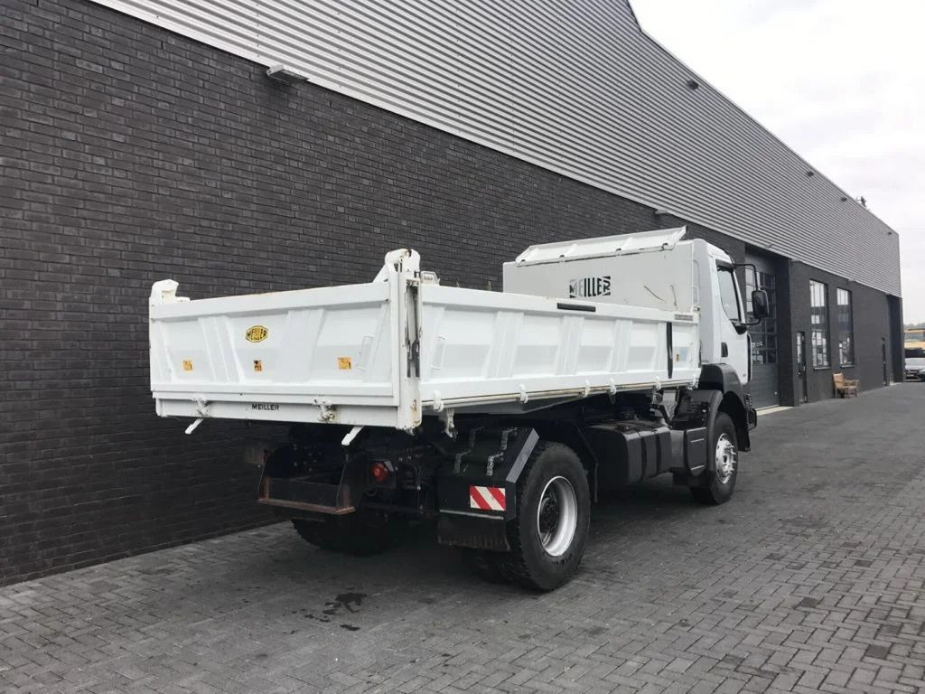 Renault Kerax 330 DXI 4X2 KIPPER/TIPPER ONLY 27.000 KM ! - Tipper: picture 5 Renault Kerax 330 DXI 4X2 KIPPER/TIPPER ONLY 27.000 KM ! - Tipper: picture 5