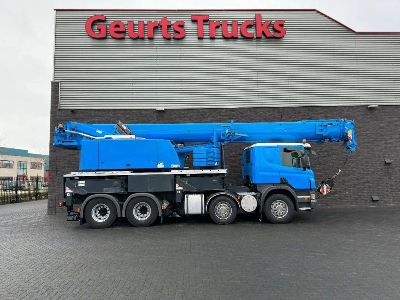 Scania P420 8X4 + LIEBHERR LTF 1045-4.1 KRAAN/KRAN/CRAN - Crane truck: picture 4 Scania P420 8X4 + LIEBHERR LTF 1045-4.1 KRAAN/KRAN/CRAN - Crane truck: picture 4