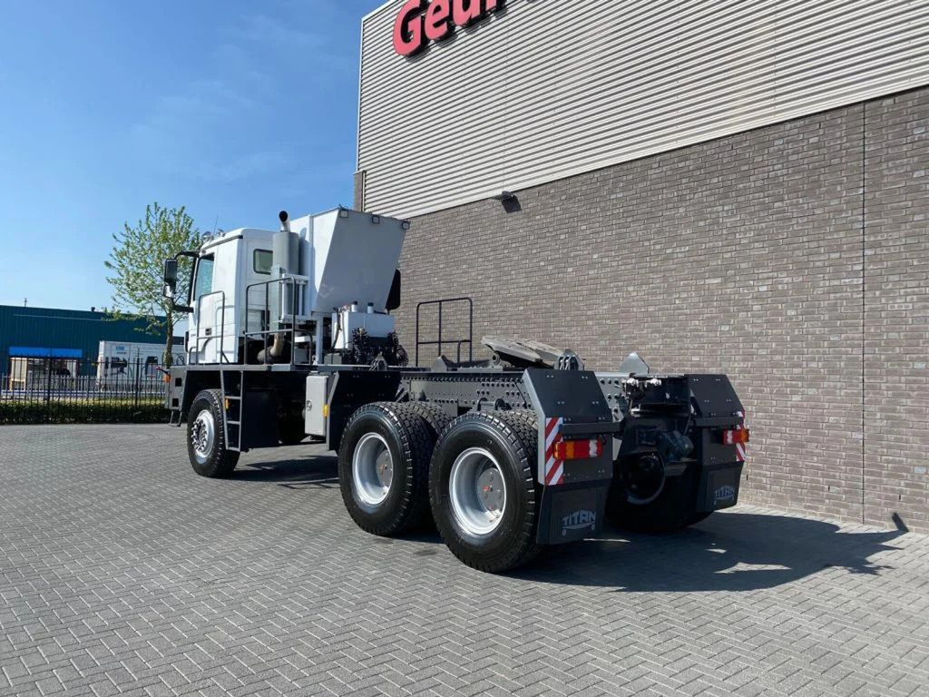 Mercedes-Benz TITAN 5560 Z52-600 F TITAN 5560 Z52-600 F 6X6 HE - Tractor unit: picture 3 Mercedes-Benz TITAN 5560 Z52-600 F TITAN 5560 Z52-600 F 6X6 HE - Tractor unit: picture 3