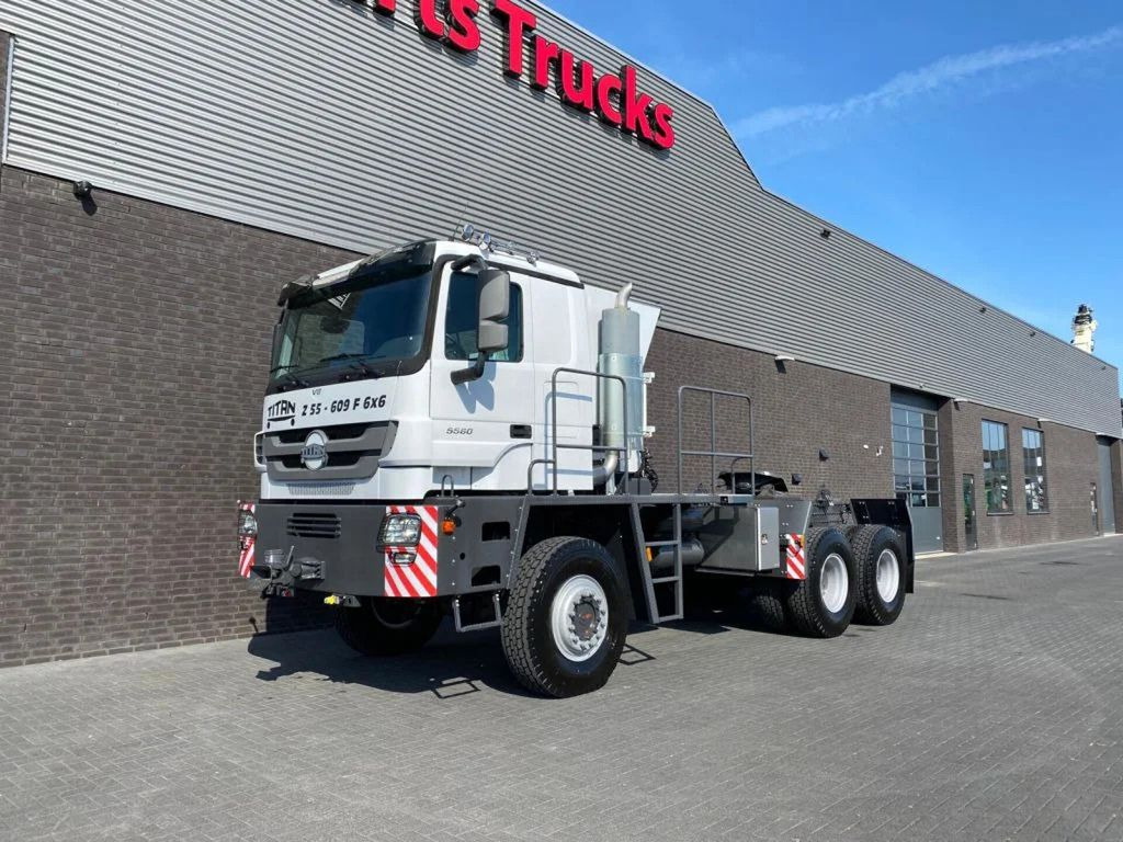 Mercedes-Benz TITAN 5560 Z52-600 F TITAN 5560 Z52-600 F 6X6 HE - Tractor unit: picture 2 Mercedes-Benz TITAN 5560 Z52-600 F TITAN 5560 Z52-600 F 6X6 HE - Tractor unit: picture 2