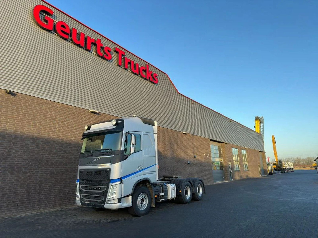 Volvo FH 460 6X4 TREKKER/TRACTOR/SZM EURO 6 HYDRAULIC - Tractor unit: picture 2 Volvo FH 460 6X4 TREKKER/TRACTOR/SZM EURO 6 HYDRAULIC - Tractor unit: picture 2