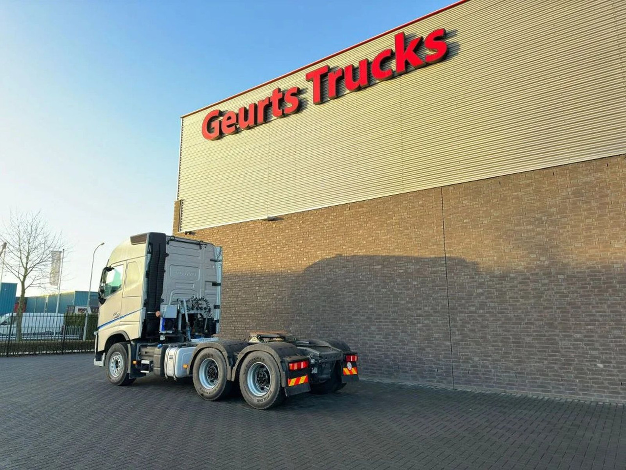 Volvo FH 460 6X4 TREKKER/TRACTOR/SZM EURO 6 HYDRAULIC - Tractor unit: picture 3 Volvo FH 460 6X4 TREKKER/TRACTOR/SZM EURO 6 HYDRAULIC - Tractor unit: picture 3