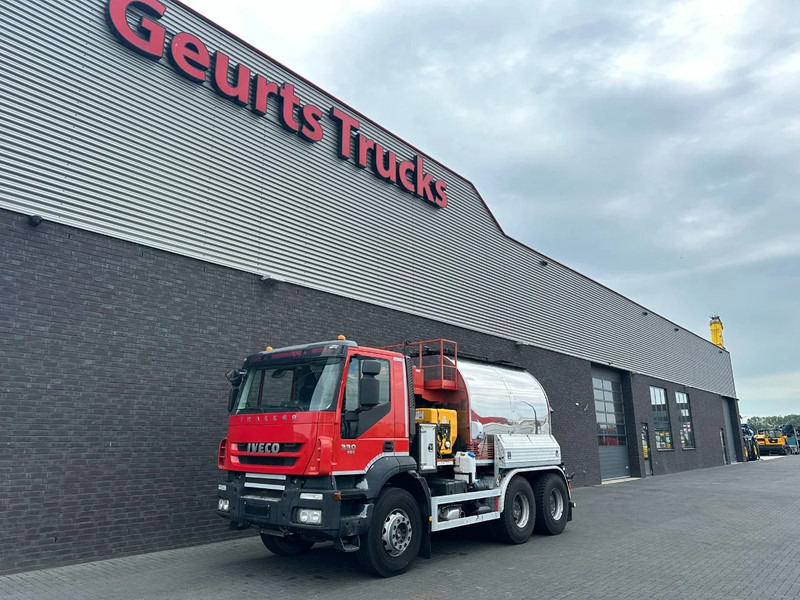 Iveco Trakker 330 6X4 LINNHOFF& HENNE AWÖL 600 6M3 ASFALTKOKER/ASPHALTKOCHER/ASFALTCOOKER/HEATER - Truck: picture 2 Iveco Trakker 330 6X4 LINNHOFF& HENNE AWÖL 600 6M3 ASFALTKOKER/ASPHALTKOCHER/ASFALTCOOKER/HEATER - Truck: picture 2