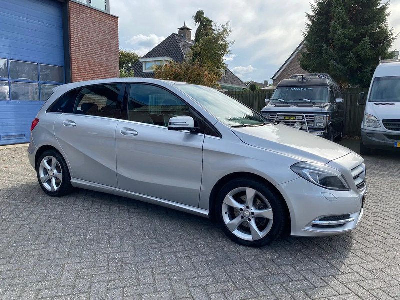 Mercedes-Benz B-Klasse 180 Ambition autom. panoramadak - SUV: picture 2 Mercedes-Benz B-Klasse 180 Ambition autom. panoramadak - SUV: picture 2