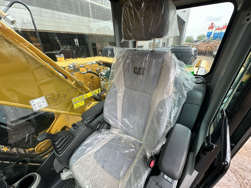New Crawler excavator Caterpillar 320D2: picture 15