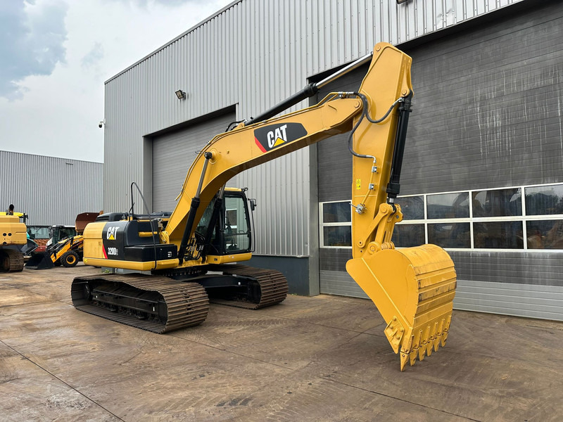 Caterpillar 320D2 - Crawler excavator: picture 3 Caterpillar 320D2 - Crawler excavator: picture 3