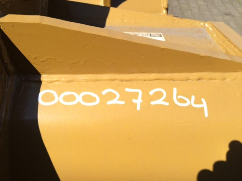 Caterpillar 325B / 325C / 325D 47 inch HDbucket - Bucket: picture 4 Caterpillar 325B / 325C / 325D 47 inch HDbucket - Bucket: picture 4