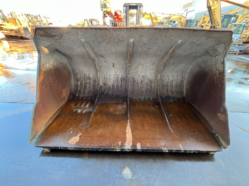 Caterpillar Bucket 950 - Bucket: picture 4 Caterpillar Bucket 950 - Bucket: picture 4