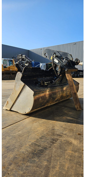 Caterpillar CAT DCT Bucket CW40S Kantelbak - Loader bucket: picture 3 Caterpillar CAT DCT Bucket CW40S Kantelbak - Loader bucket: picture 3