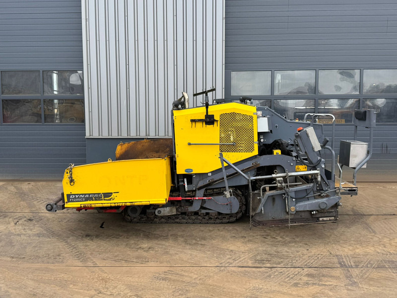 Dynapac F1200CS incl. 2 x 35cm extensions - Asphalt paver: picture 1 Dynapac F1200CS incl. 2 x 35cm extensions - Asphalt paver: picture 1